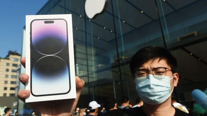 iPhone 15 Ultra Dirumorkan Pakai Bodi Titanium