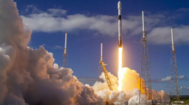 Astronom Peringatkan Ribuan Satelit Elon Musk Bisa Nabrak Pesawat
