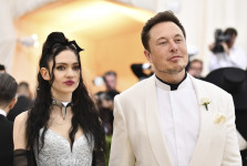 Elon Musk Yakin Mantan Pacarnya Tak Nyata, Hanya Imajinasinya