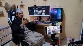 Ini Cara Ustaz Abi Berdakwah Sambil Live Streaming Mobile Legends