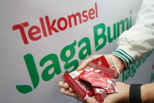 Sampah Plastik Kartu SIM Menggunung, Telkomsel Kapan Pakai eSIM?