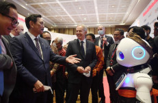 Telkomsel Pamer Teknologi 5G Smart Mining-AI Robot di SOE International