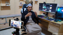 Viral! Ustaz Berdakwah Sambil Streaming Mobile Legends
