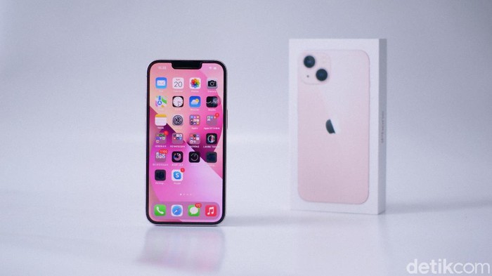 Daftar Harga Terbaru iPhone 13, 12 & 11 di November 2022, Ada yang Turun