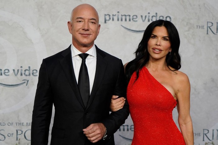 Jeff Bezos Datang ke Bali Bareng Pacarnya?