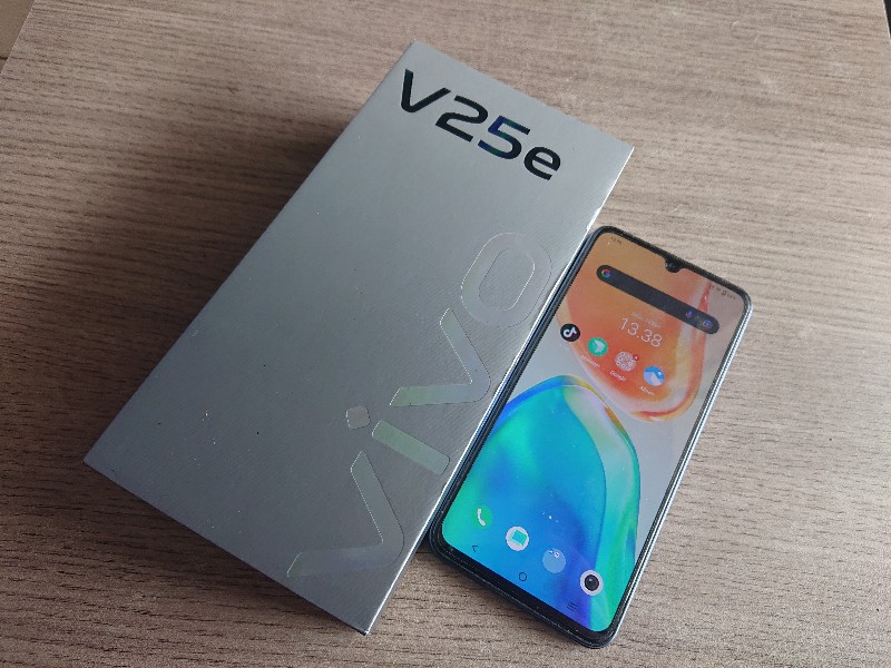 Review Vivo V25e, HP 3 Jutaan Andalkan Performa Kamera