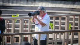 Aksi Menteri PUPR Pak Bas Jadi Fotografer Dadakan Curi Perhatian Netizen