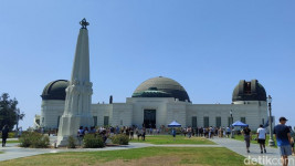 Belajar Astronomi di Observatorium La La Land