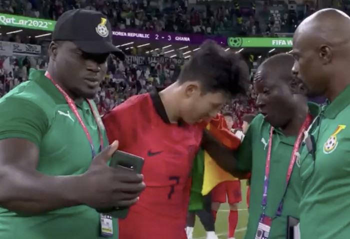 Viral Pelatih Ghana Selfie dengan Heung Min Son yang Menangis