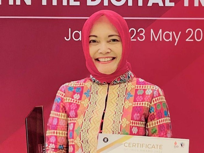 Mengenal Sri Safitri, Srikandi Doktor Digital Telkom