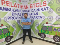 Cerita Driver Ambulans dan Ojol: Terima Motor Listrik hingga Mobil