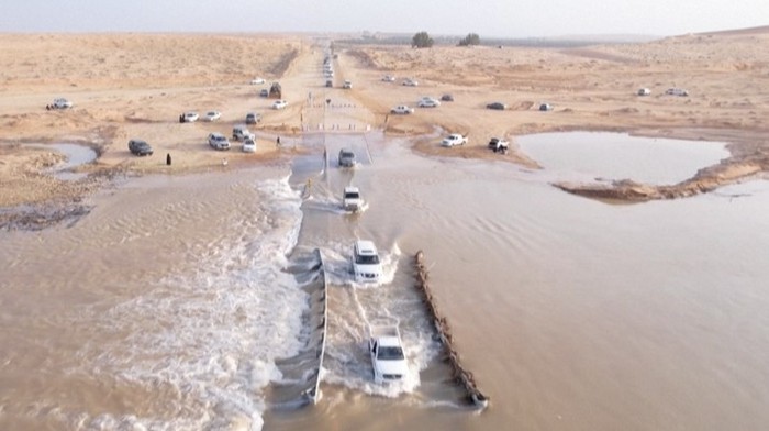 Danau Dadakan Muncul di Gurun Tandus Arab, Ini Penjelasannya