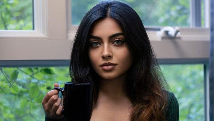 Kisah Streamer OnlyFans Hobi Kuliah, Dijuluki 'Hot Science Girl'