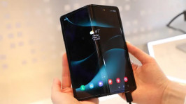 Samsung Pamer Prototipe HP Layar Lipat yang Bisa Diputar 360 Derajat