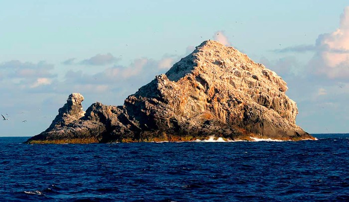 2 Gunung Berapi Bawah Laut Terbesar di Dunia