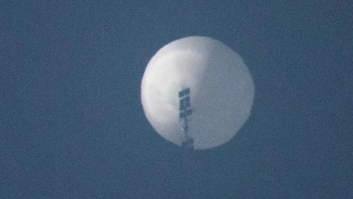 Teori di Balik Balon Misterius China Berkeliaran di Amerika