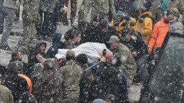 #PrayForTurkey, Dunia Menangis untuk Korban Gempa Turki
