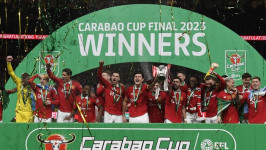 Setan Merah Juara Carabao Cup, Glory Glory Man United Menggema