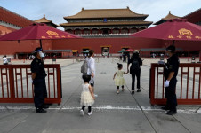Warga Enggan Punya Anak, Jepang, China dan Korsel Pusing