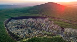 Misteri Kawah Batagaika Terus Melebar, Disebut Gerbang Dunia Bawah Tanah