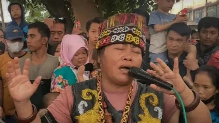 Siapa Ida Dayak yang Viral karena Pengobatan Alternatif?