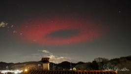 Cincin Merah Misterius Muncul di Langit Italia, Apa Itu?