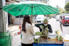 Terpanggang Suhu Panas, Warga Thailand Diperingatkan