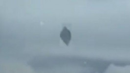 Video Penampakan UFO Sangat Jelas, Viral di Twitter