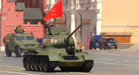 Hanya Tampilkan 1 Tank Usang, Parade Militer Rusia Disindir Netizen