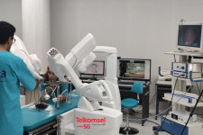 Jaringan 5G Telkomsel Dukung Uji Coba Robotic Telesurgery Pertama di RI