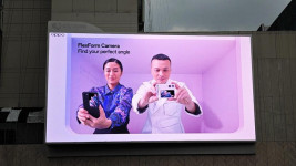 Kreatif! OPPO Iklankan Find N2 Flip Pakai Billboard Interaktif
