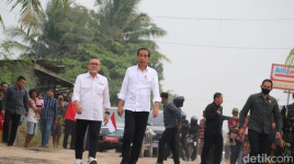 Ramai Bahas Jokowi Sengaja Pilih Jalan Beda dan Rusak di Lampung