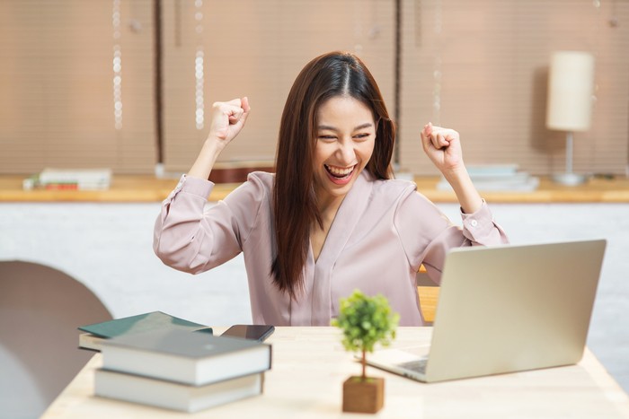 Dapatkan Cuan Berlipat dengan Manfaatkan Jaringan Internet Cepat