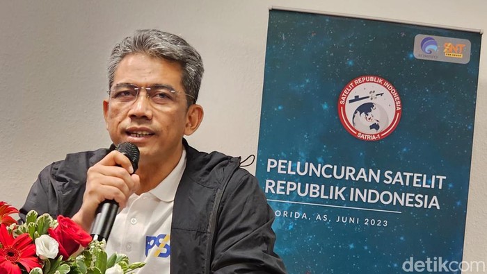 Hujan Hiasi Langit Orlando Jelang Peluncuran Satelit Satria-1 Besok