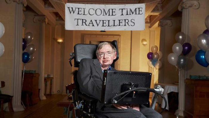 Kisah Fenomenal Stephen Hawking Bikin Pesta Penjelajah Waktu