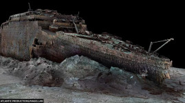 Kapal Selam Penjelajah Titanic Terjebak di Bangkai Titanic?