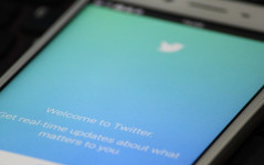 Twitter Uji Batasi Pengguna Non Pelanggan Kirim DM