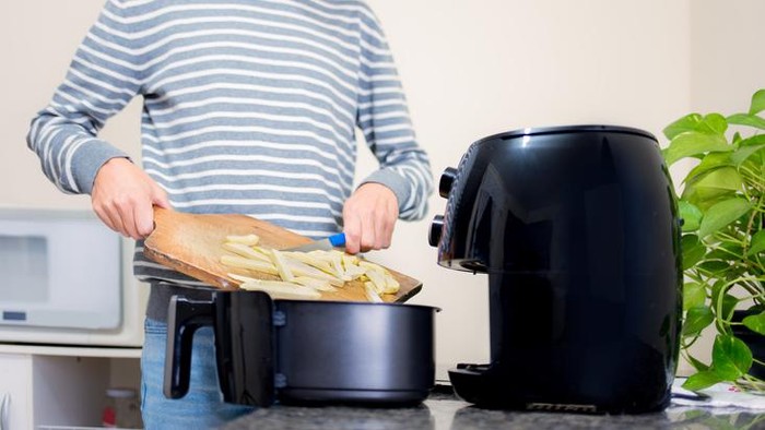 Air Fryer Transparan yang Unik, Bisa Lihat Masakan Jadi Matang