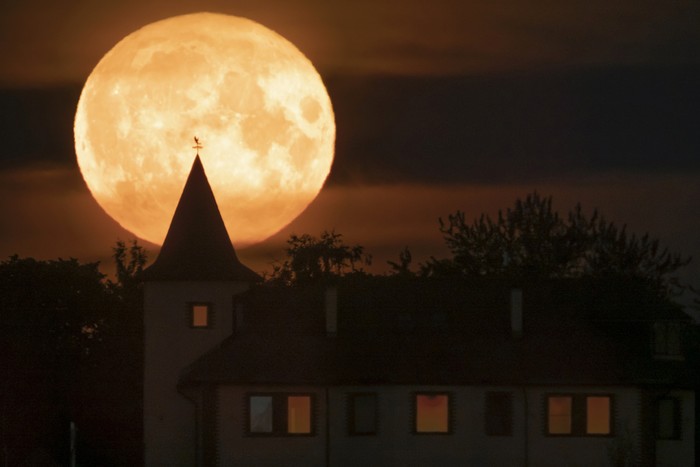 Apa Itu Supermoon yang Bakal Hiasi Langit 1 Agustus