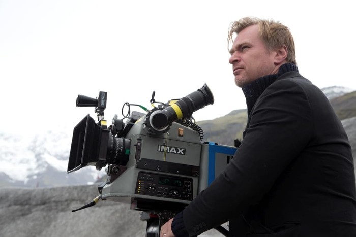 Christopher Nolan: Dampak AI Seperti Awal Mula Bom Atom