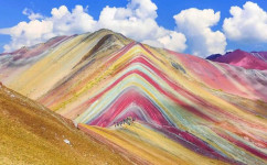 Fenomena Geologi Unik Gunung Pelangi, Indonesia Juga Punya