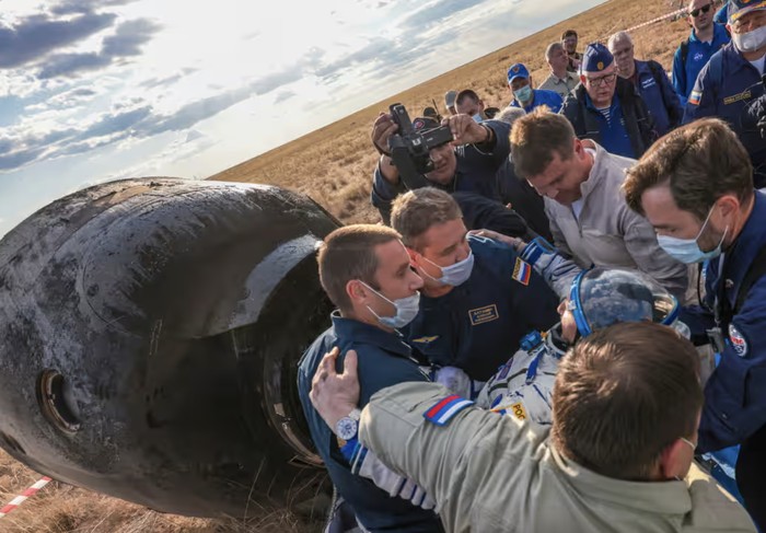 Terjebak Setahun di Angkasa, Astronot AS dan Rusia Akhirnya Balik Bumi