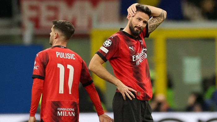 AC Milan Keok Lawan Borussia Dortmund, #PioliOut Menggema