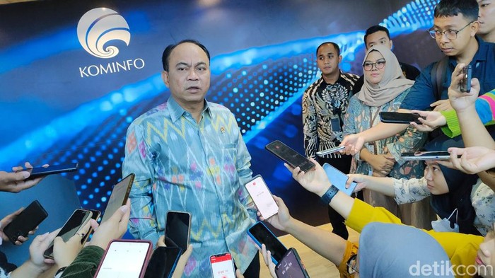 Janji Menkominfo Budi Sikat Habis Konten Judi Online