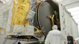 Thales Alenia Space: Perakitan Satelit Telkom Beres, Siap Meluncur di Cape Canaveral