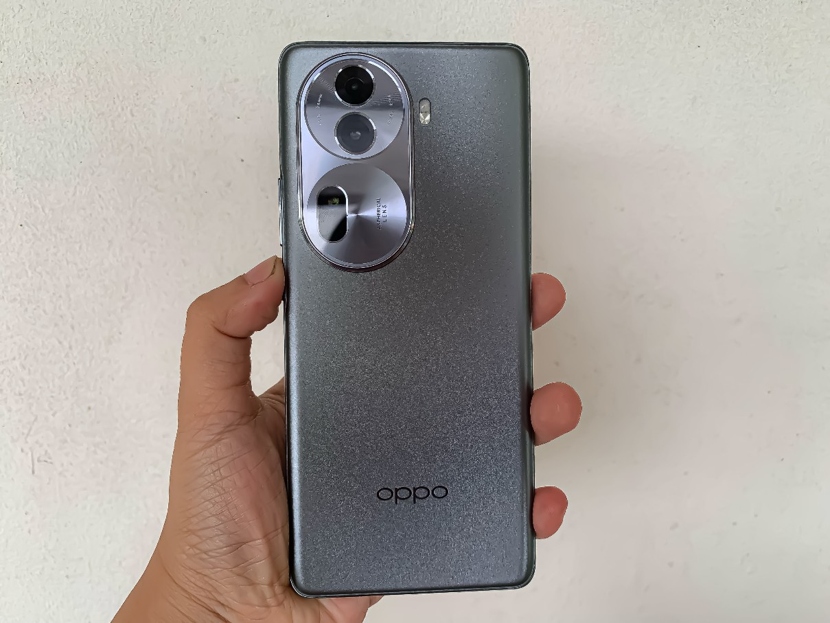 Review Oppo Reno 11 Pro 5G: Kamera dan Spek Bertenaga