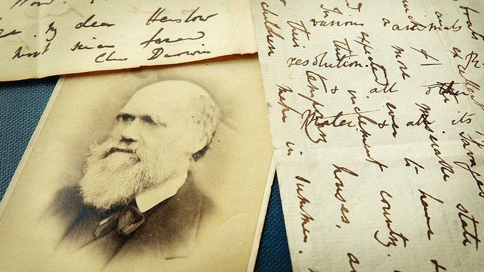 Charles Darwin Ternyata Tidak Bilang Manusia Berasal dari Kera