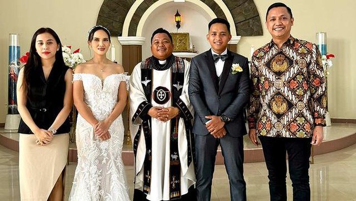 Bharada E Menikah dengan Kekasihnya di Manado, Doa Netizen Mengalir