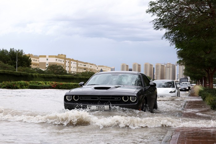 Dubai Banjir Karena Jatah Hujan Setahun Turun dalam 12 Jam!