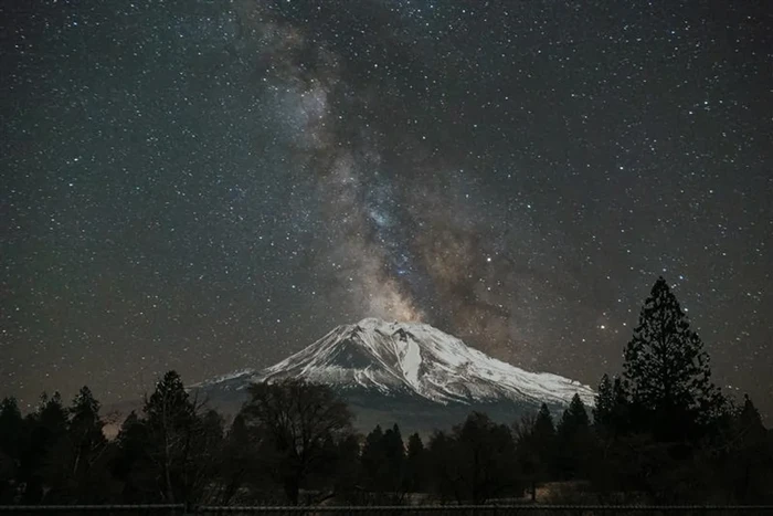 Misteri Gunung Shasta, Disebut Sarang Alien, hingga Tempat Aliran Sesat